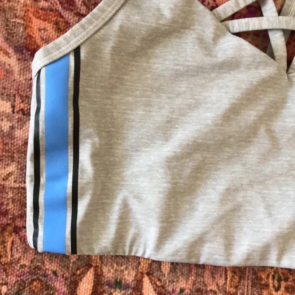 Victoria Secret Pink striped razer back sports bra sz Medium - Picture 2 of 5